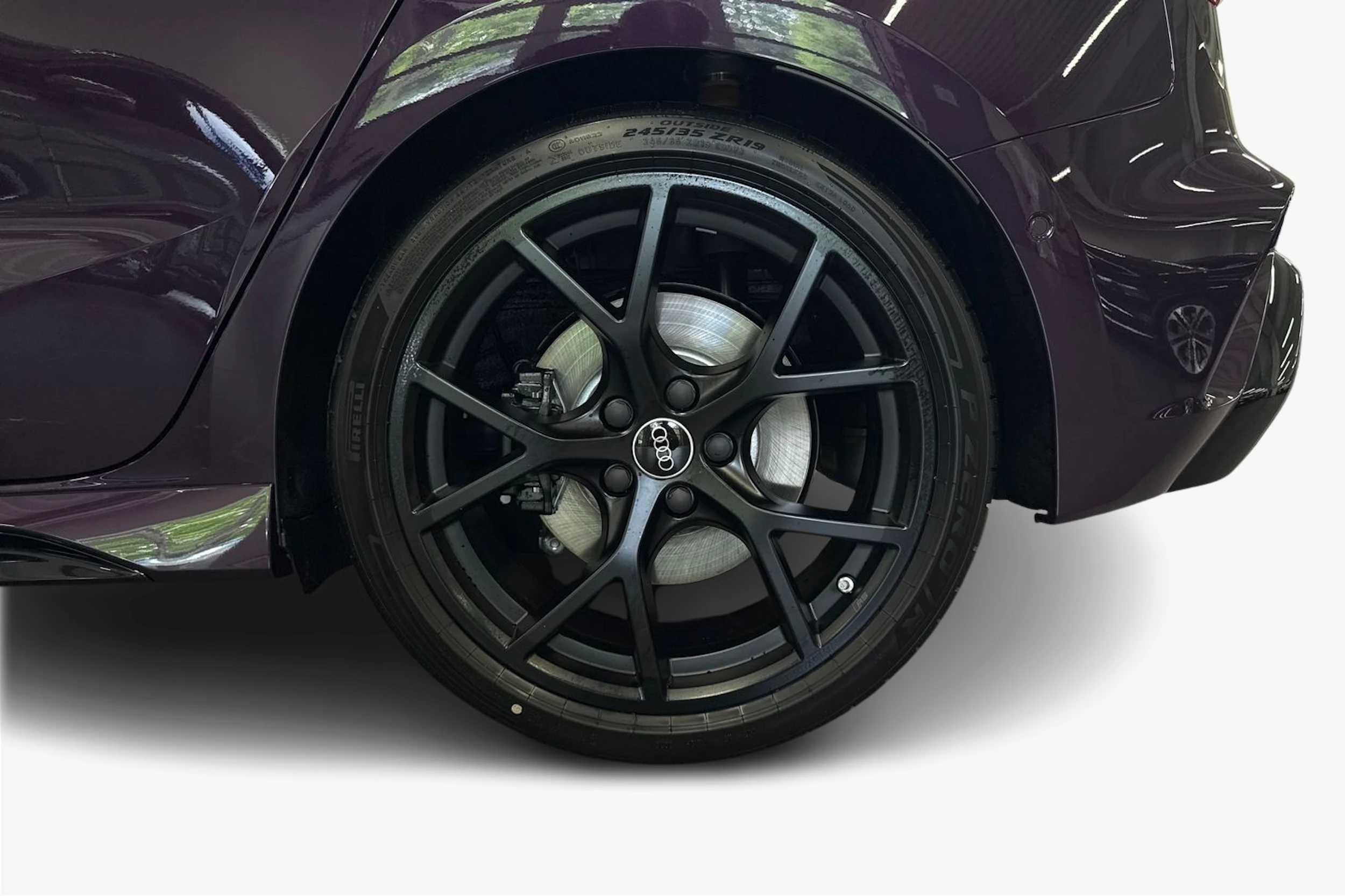 met. violetti Audi RS 3 2026 kuva 9.