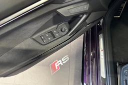 met. violetti Audi RS 3 2026 kuva 14.