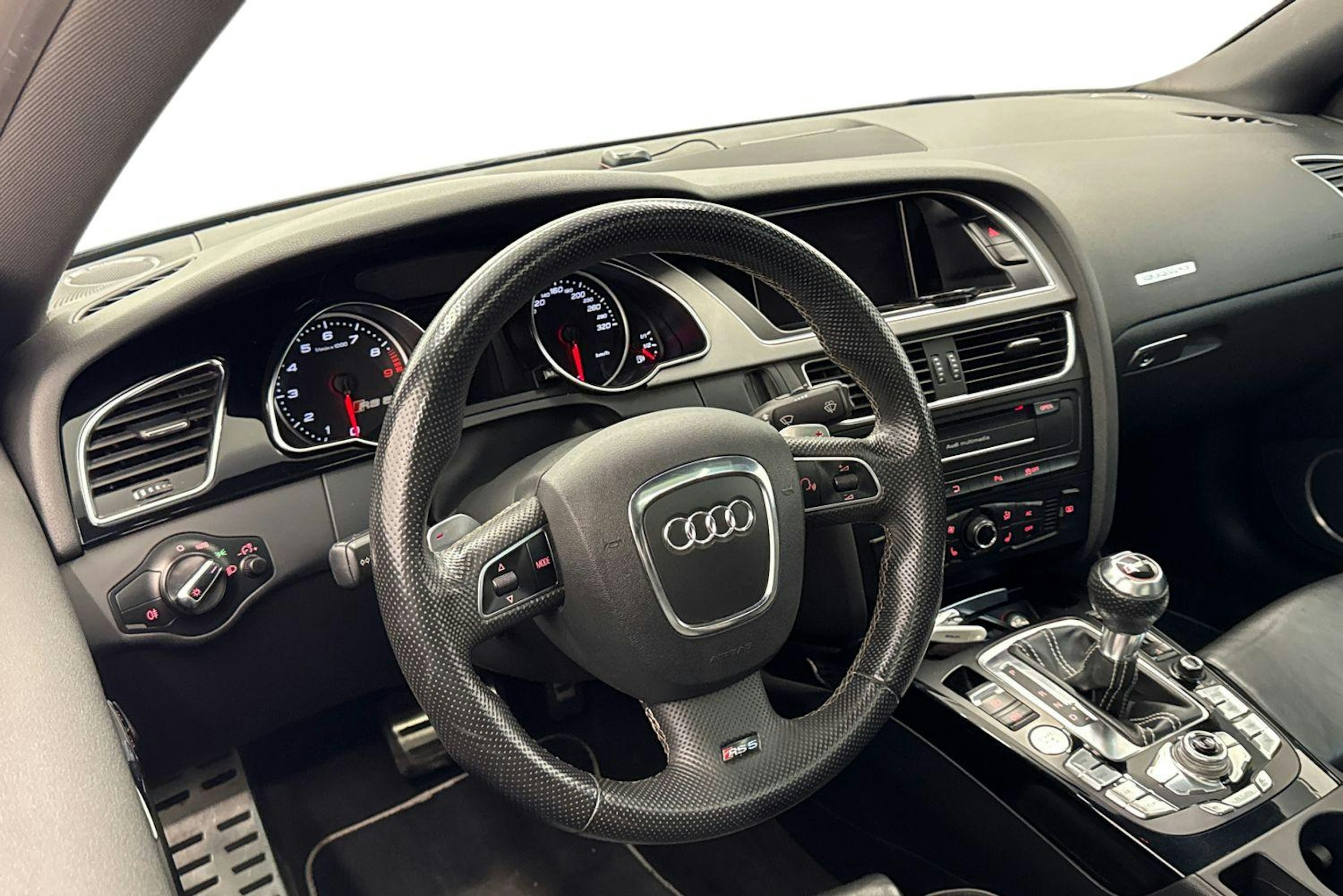 violetti Audi RS5 2011 kuva 7.
