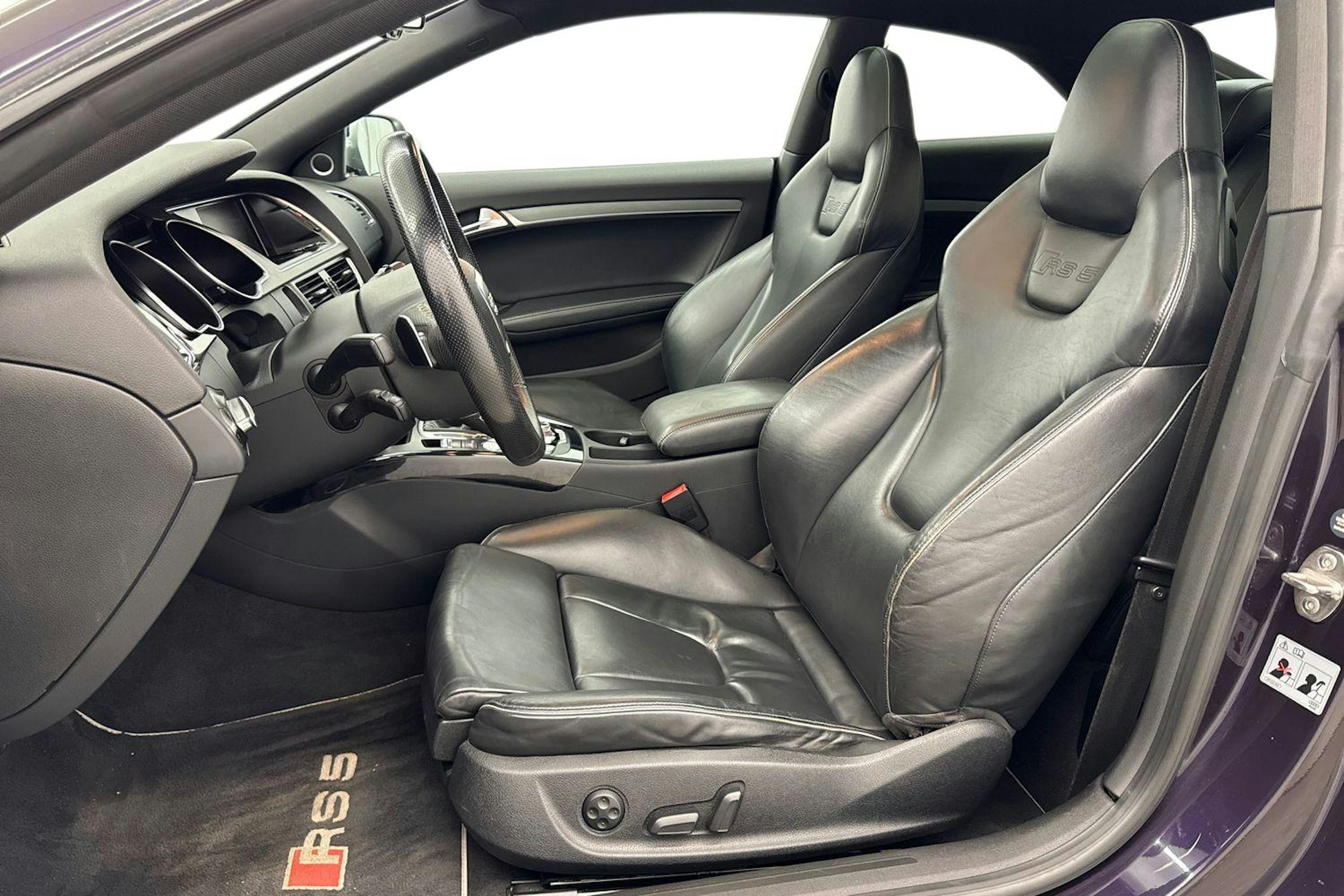 violetti Audi RS5 2011 kuva 9.