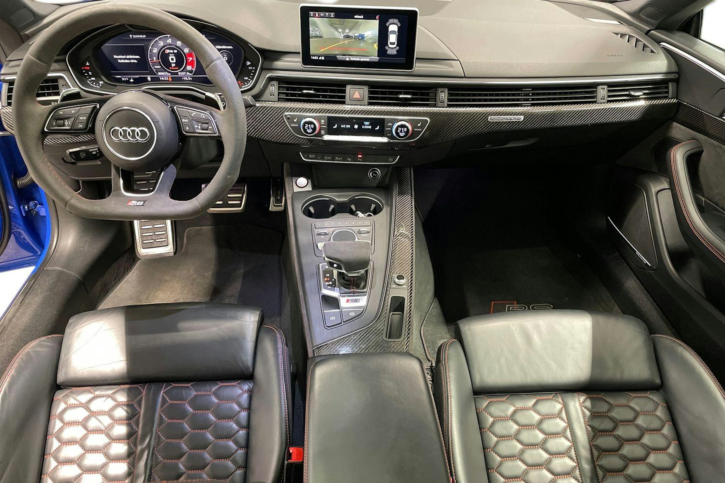 Sininen Audi RS5 2018 kuva 9.