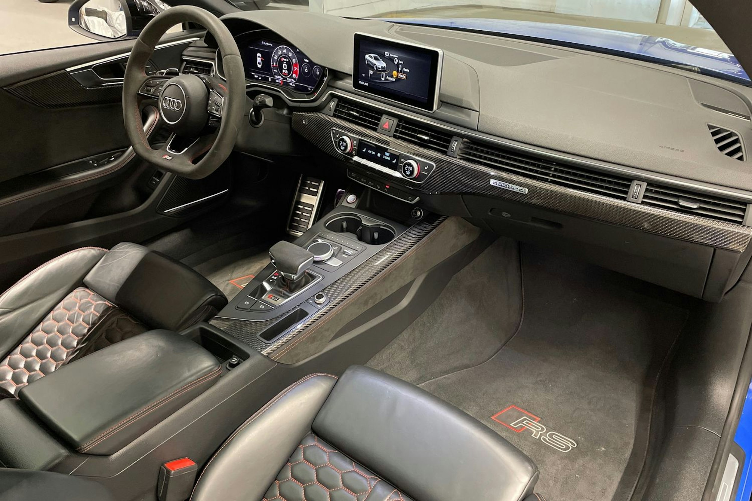 Sininen Audi RS5 2018 kuva 34.