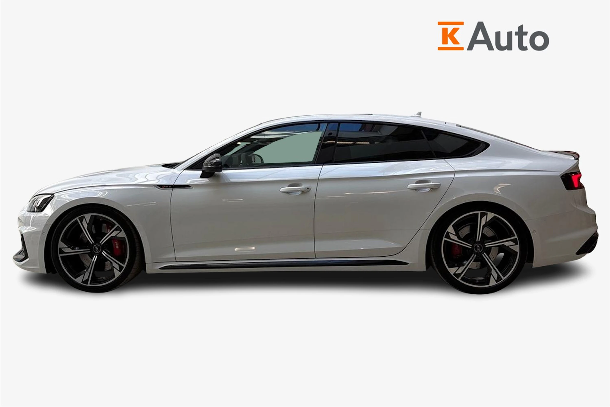 valkoinen Audi RS5 2019 kuva 7.