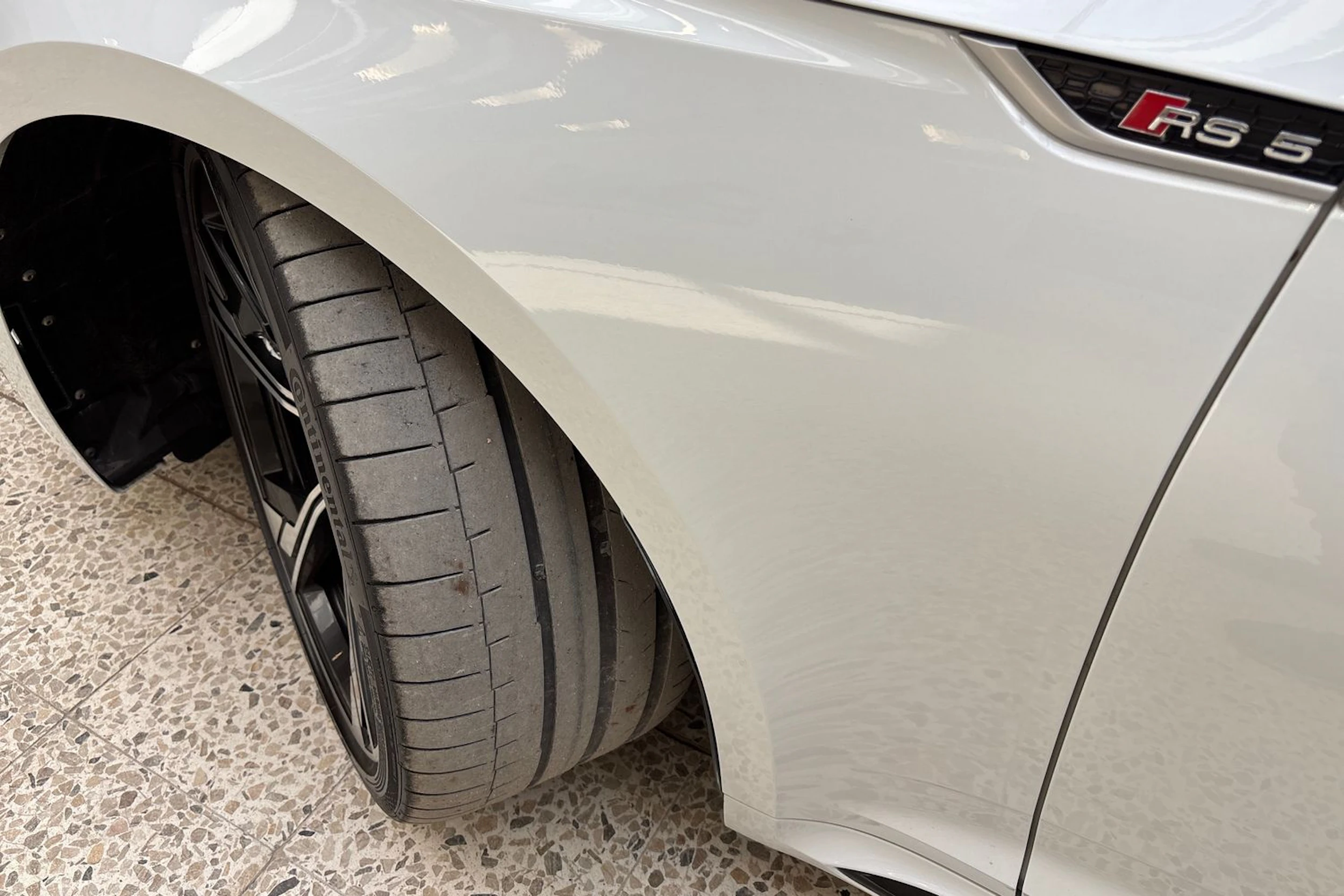 valkoinen Audi RS5 2019 kuva 13.