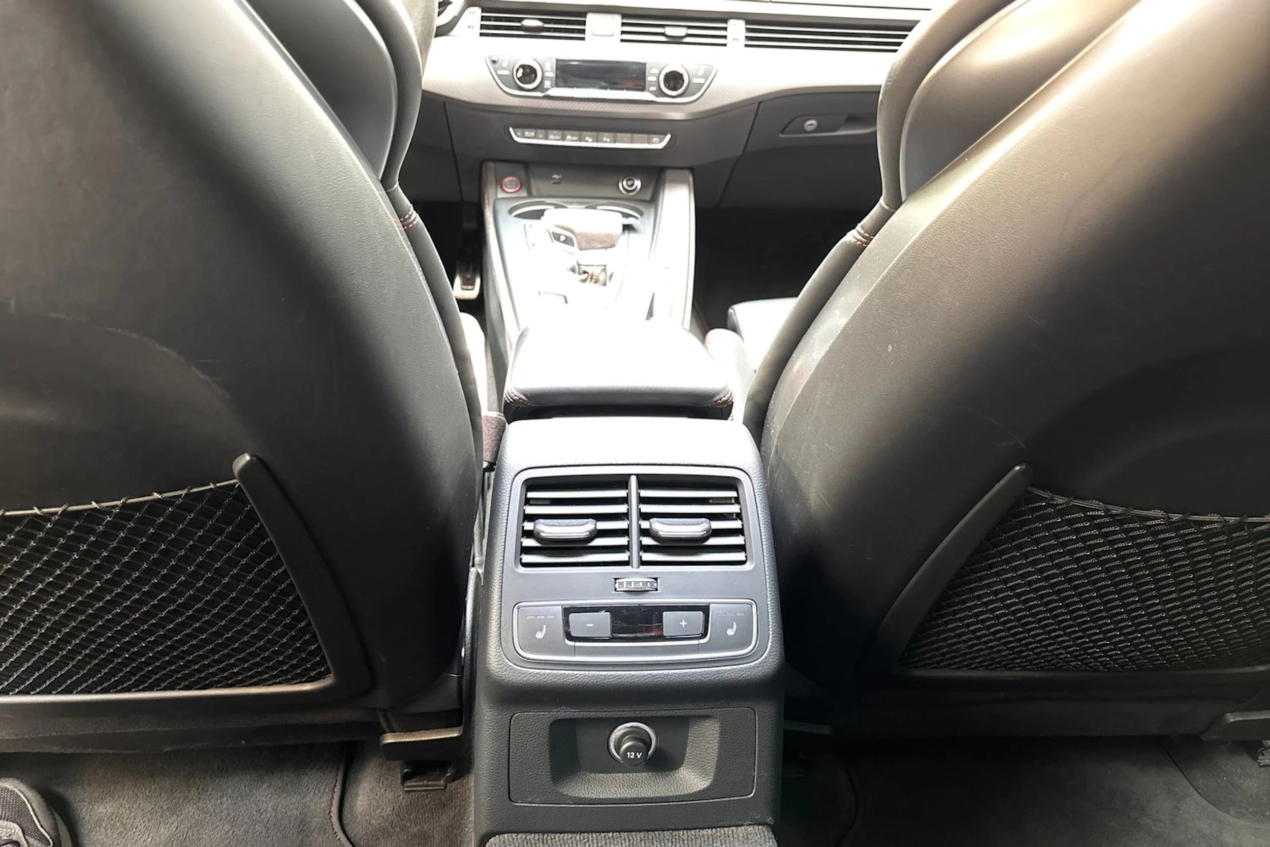 valkoinen Audi RS5 2019 kuva 17.