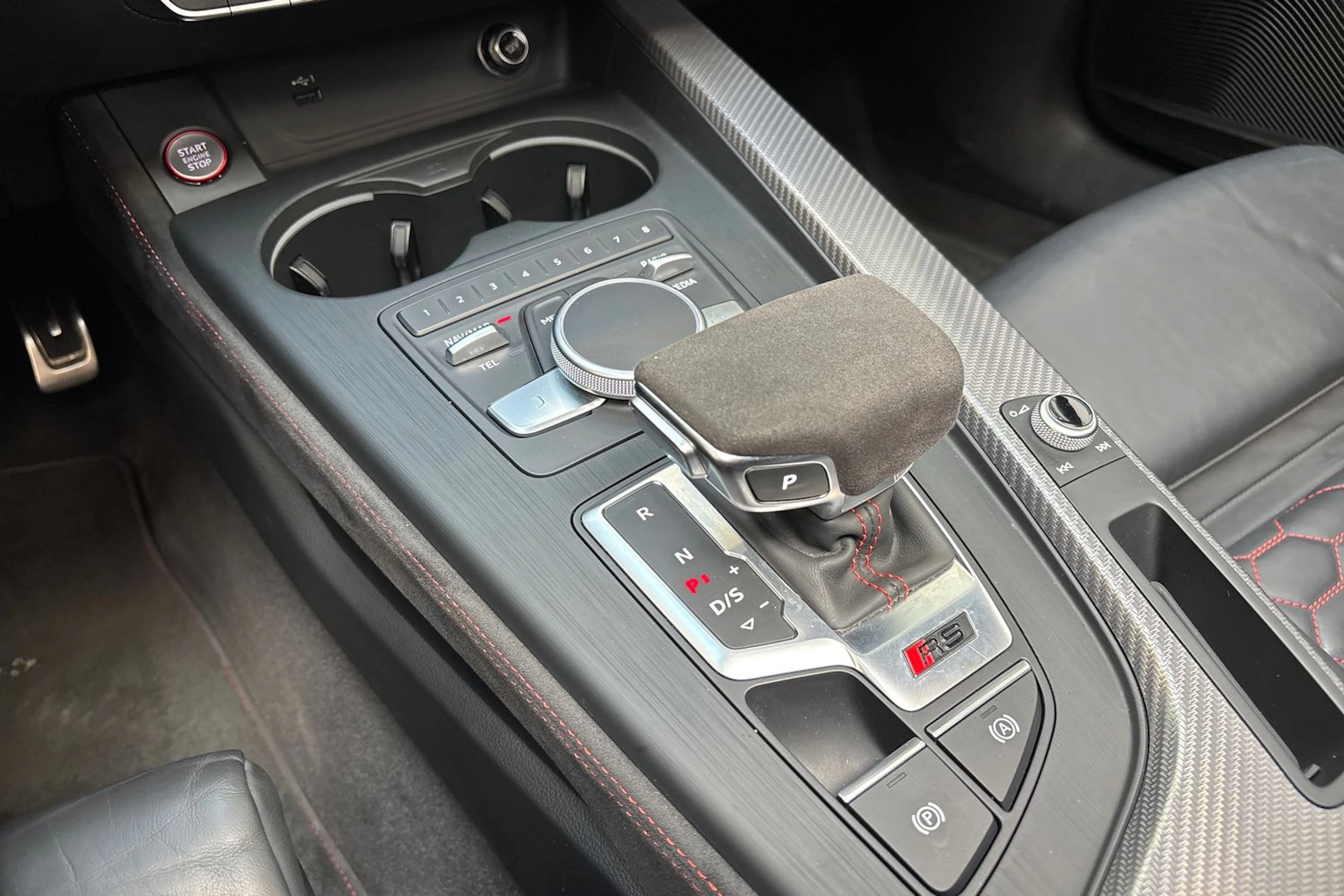 valkoinen Audi RS5 2019 kuva 27.