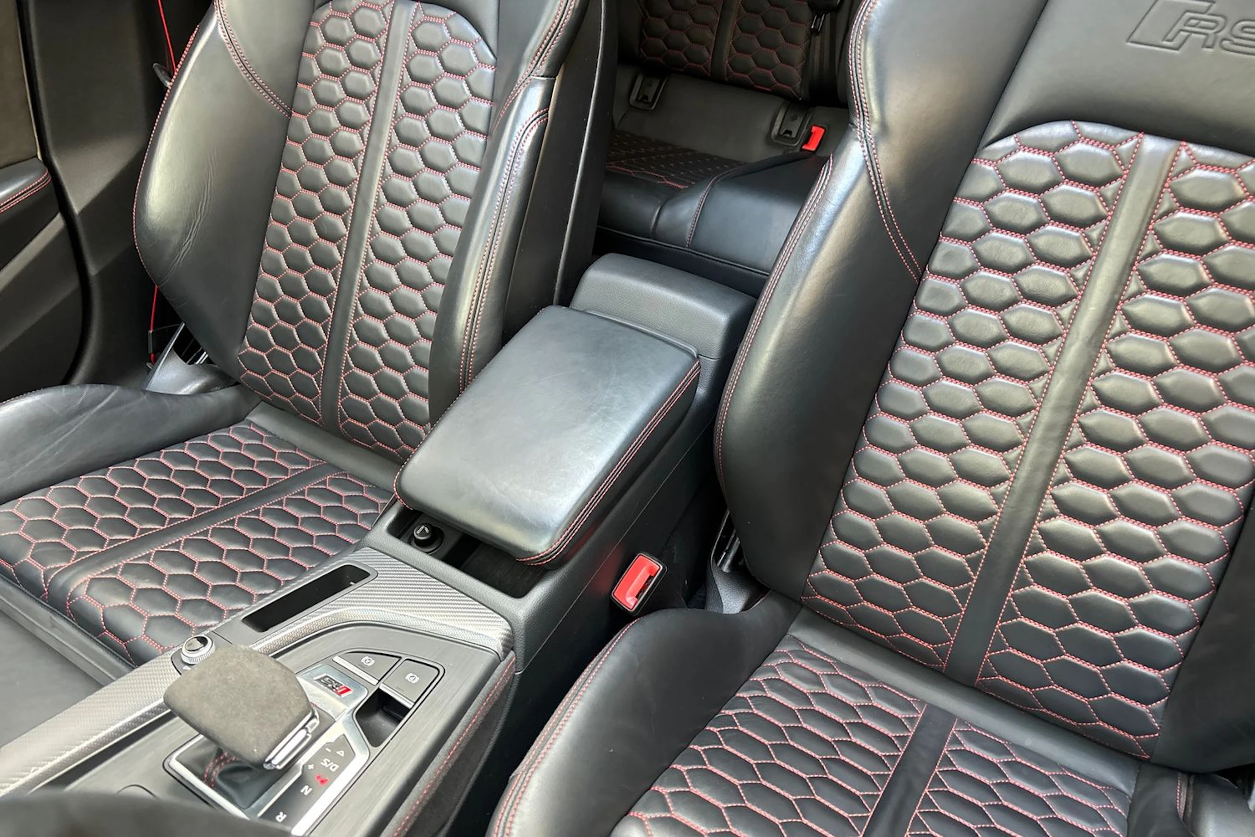 valkoinen Audi RS5 2019 kuva 28.