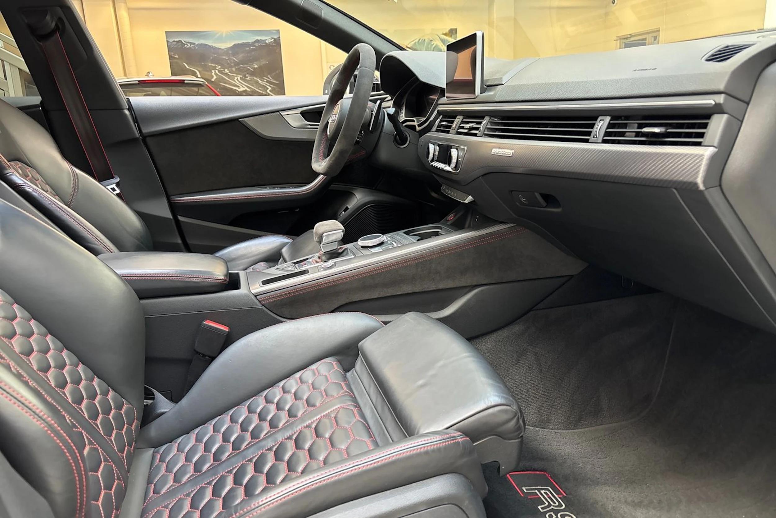 valkoinen Audi RS5 2019 kuva 29.