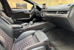 valkoinen Audi RS5 2019 kuva 29.