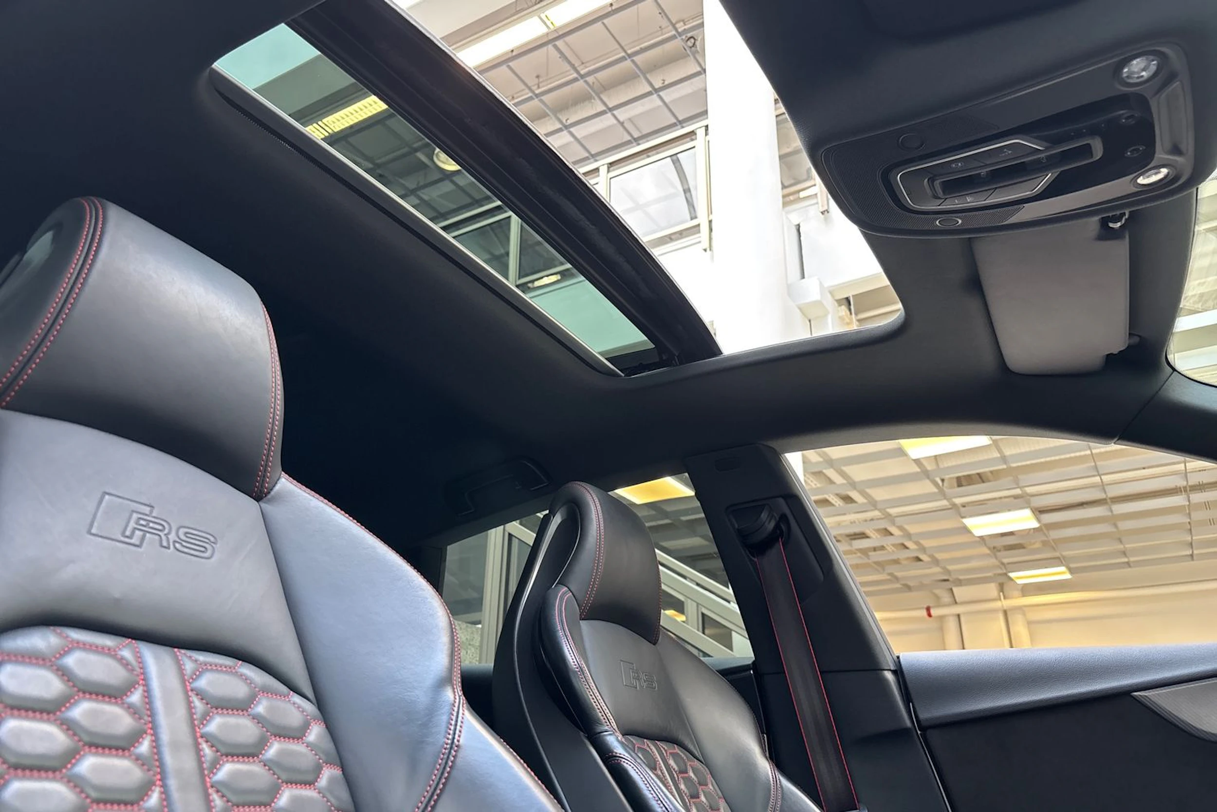 valkoinen Audi RS5 2019 kuva 30.