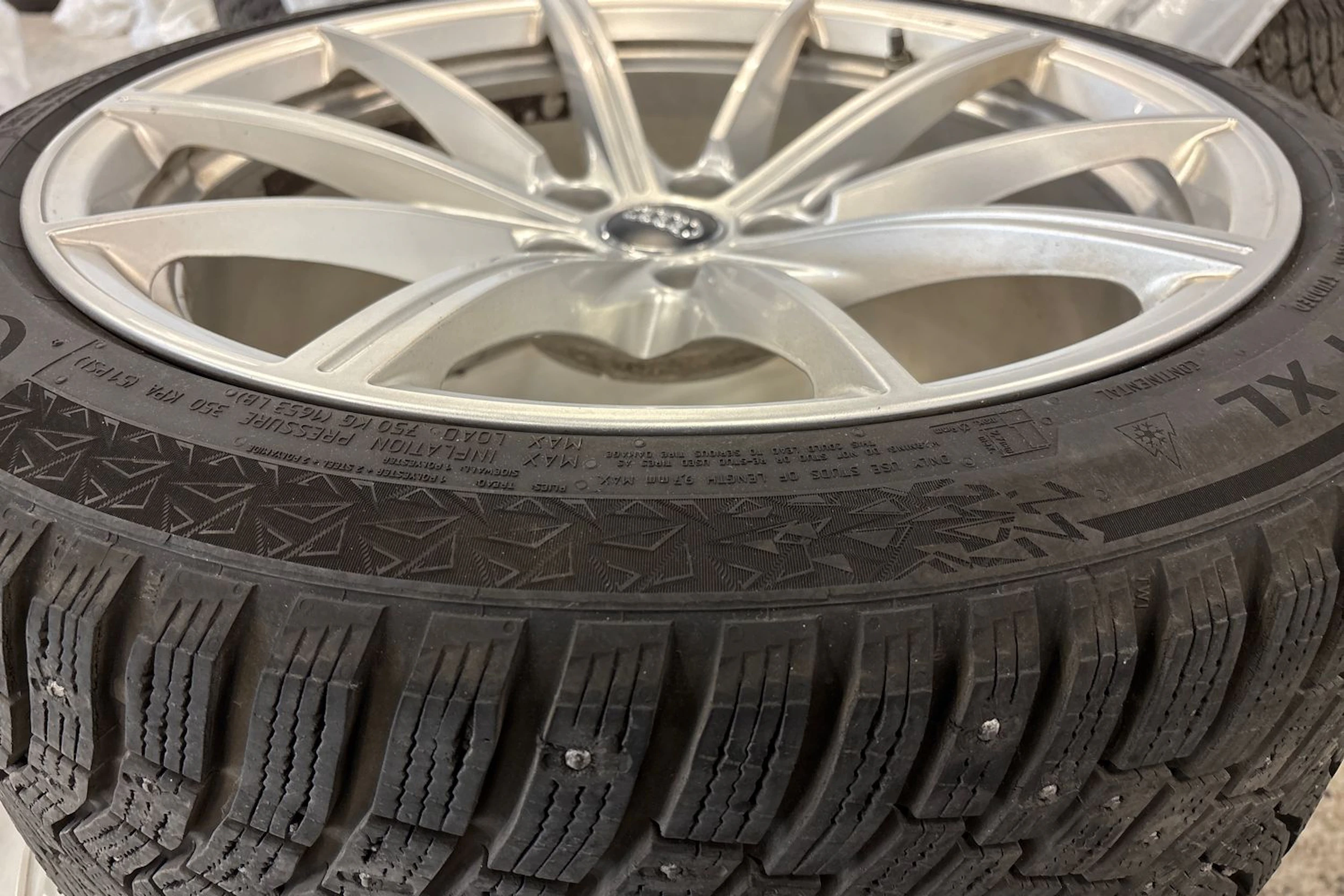 valkoinen Audi RS5 2019 kuva 33.
