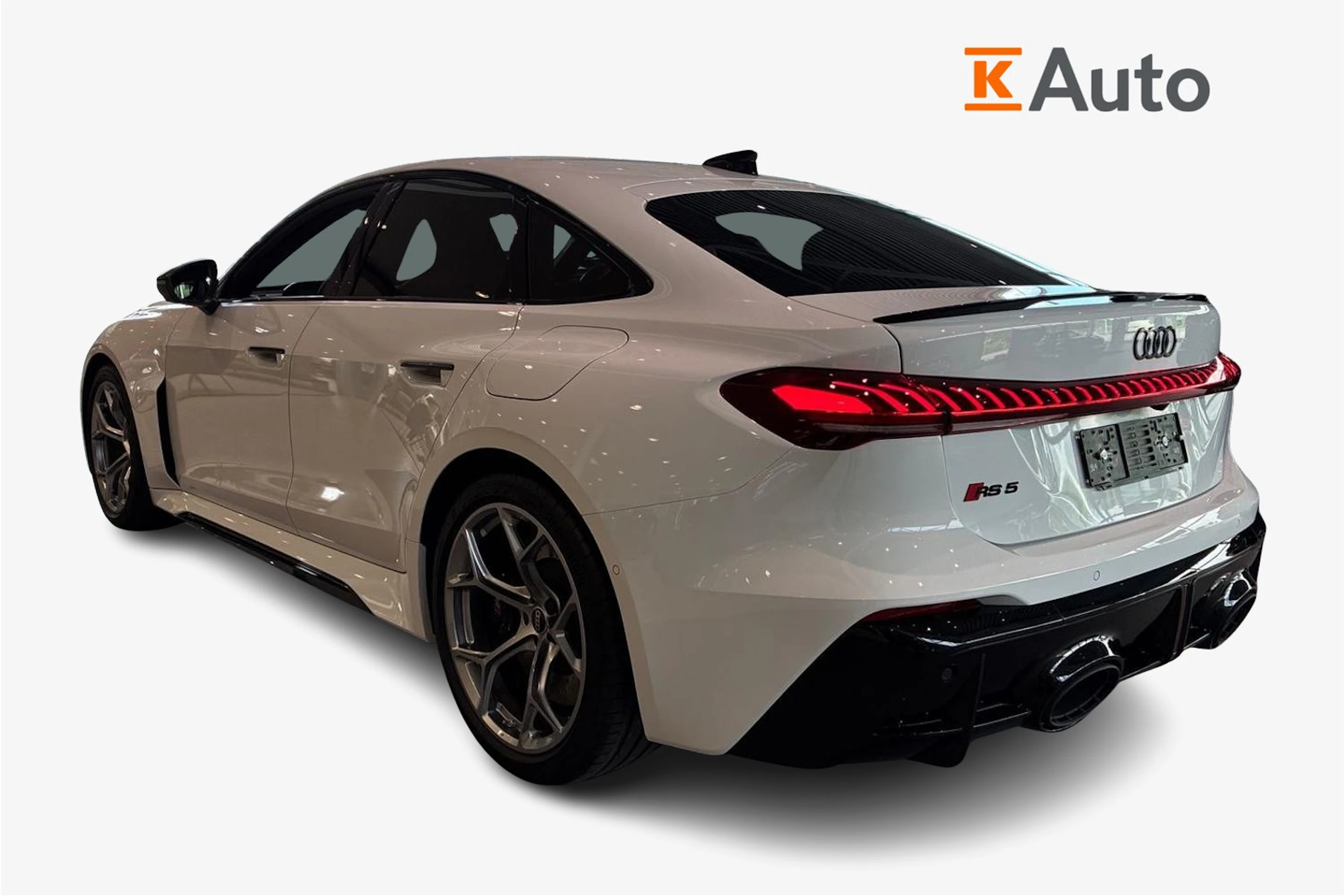 valkoinen Audi RS5 2026 kuva 2.