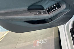 valkoinen Audi RS5 2026 kuva 15.