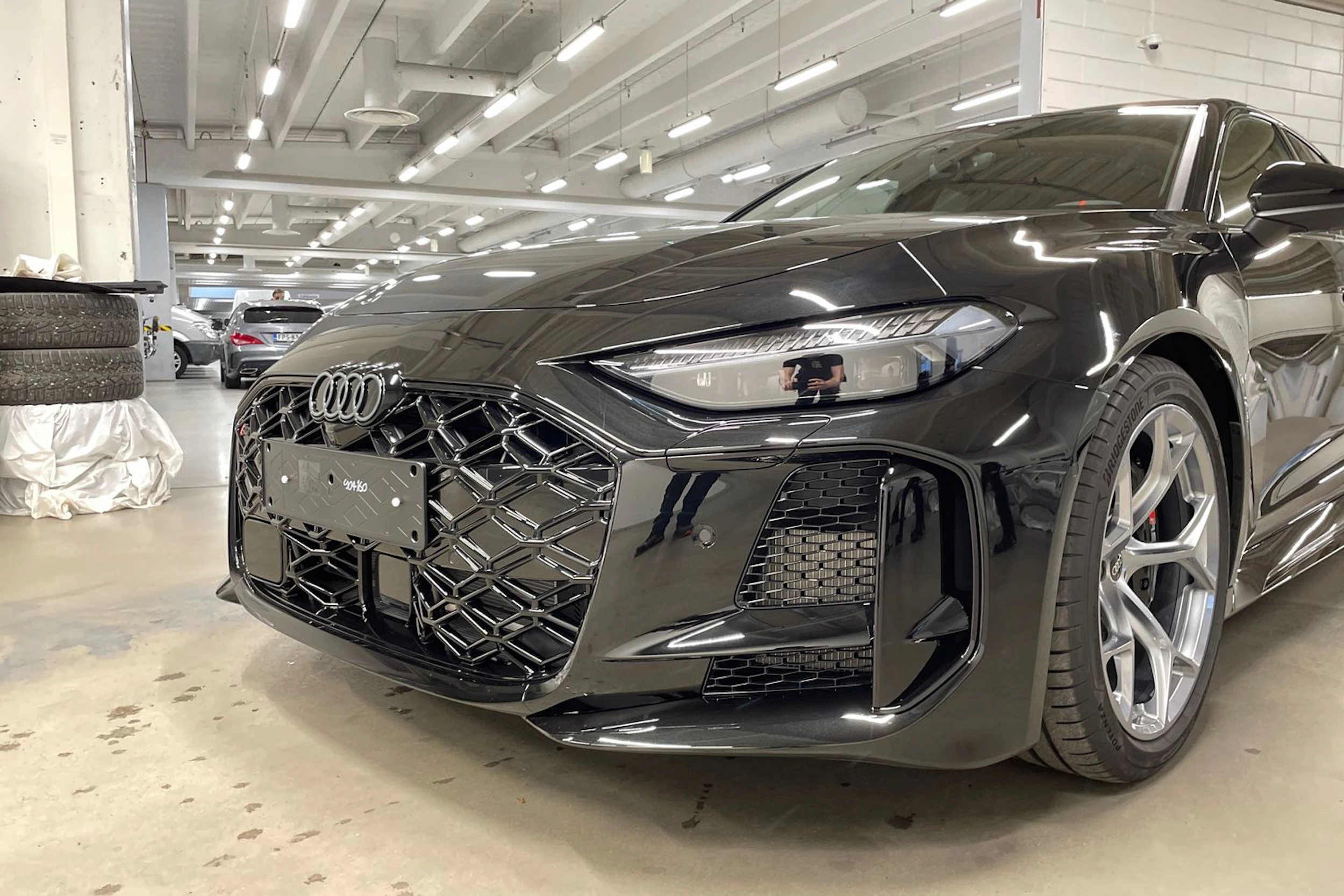 musta Audi RS5 2026 kuva 12.