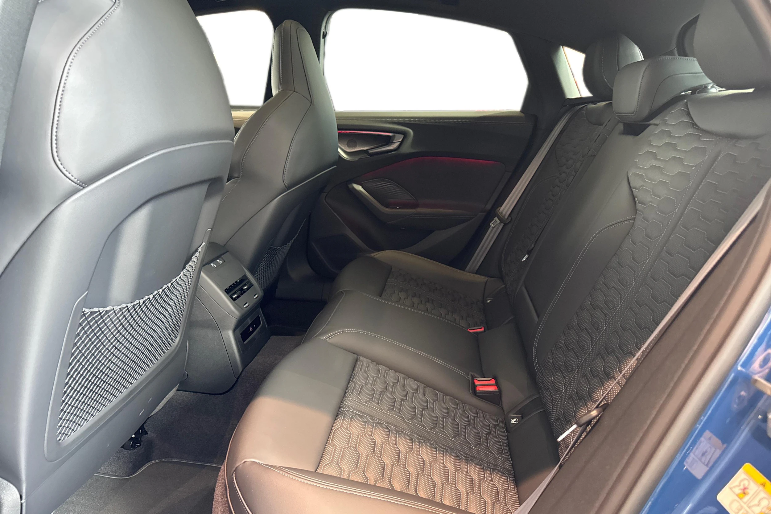 met. sininen Audi RS5 2026 kuva 5.