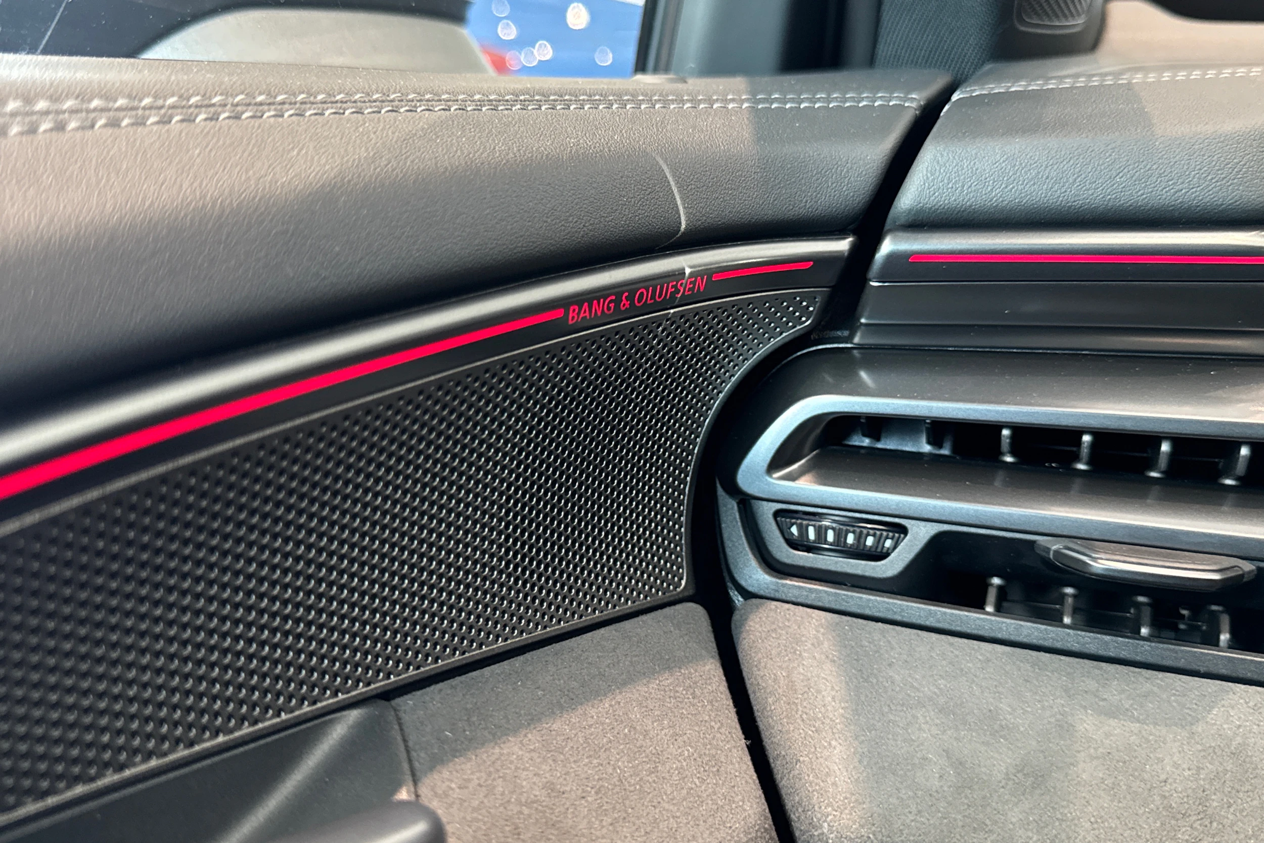 met. sininen Audi RS5 2026 kuva 16.