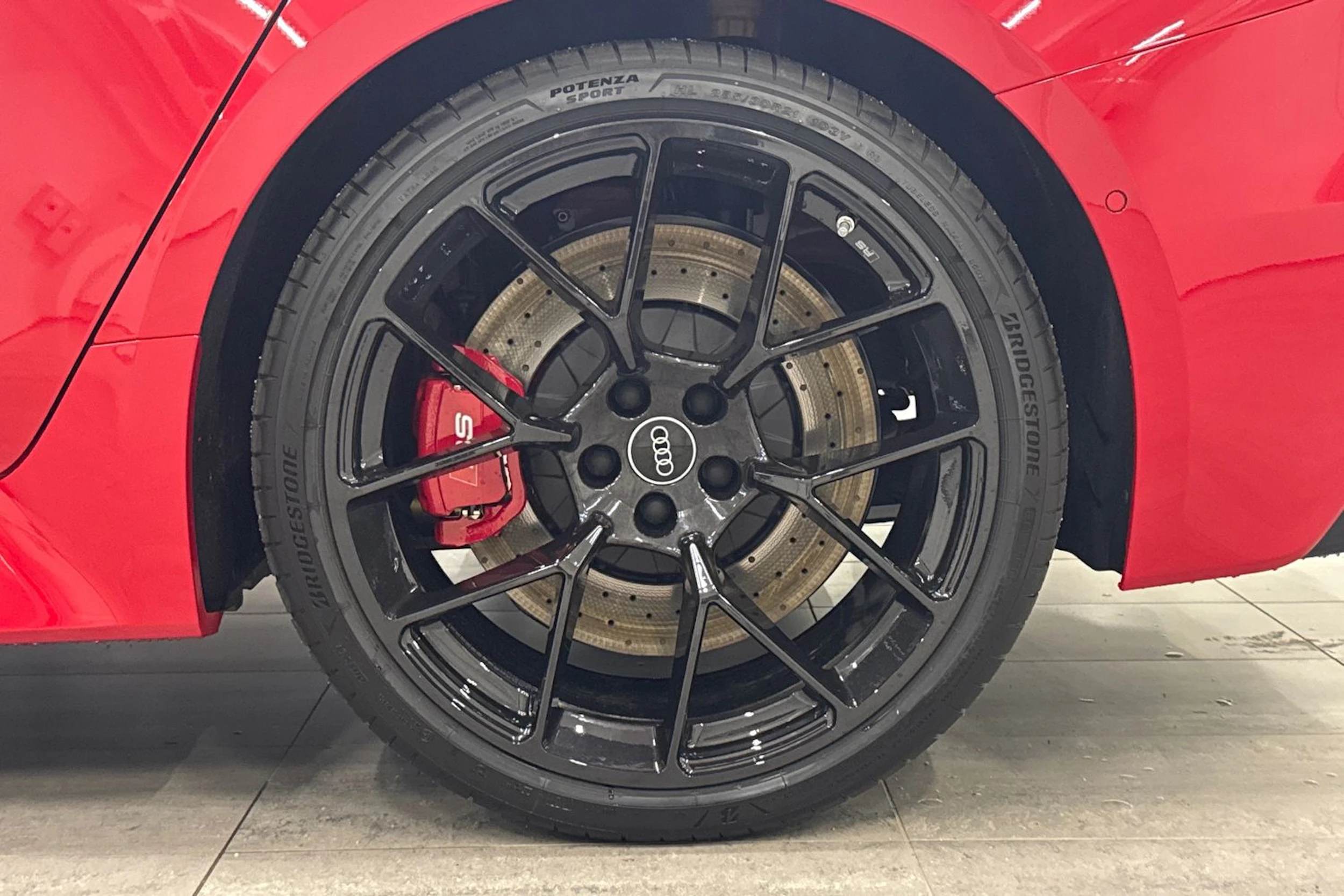met. punainen Audi RS5 2026 kuva 10.