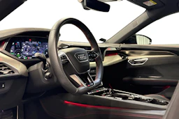 musta Audi RS e-tron 2022 kuva 6.