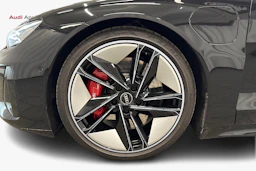 musta Audi RS e-tron 2022 kuva 9.