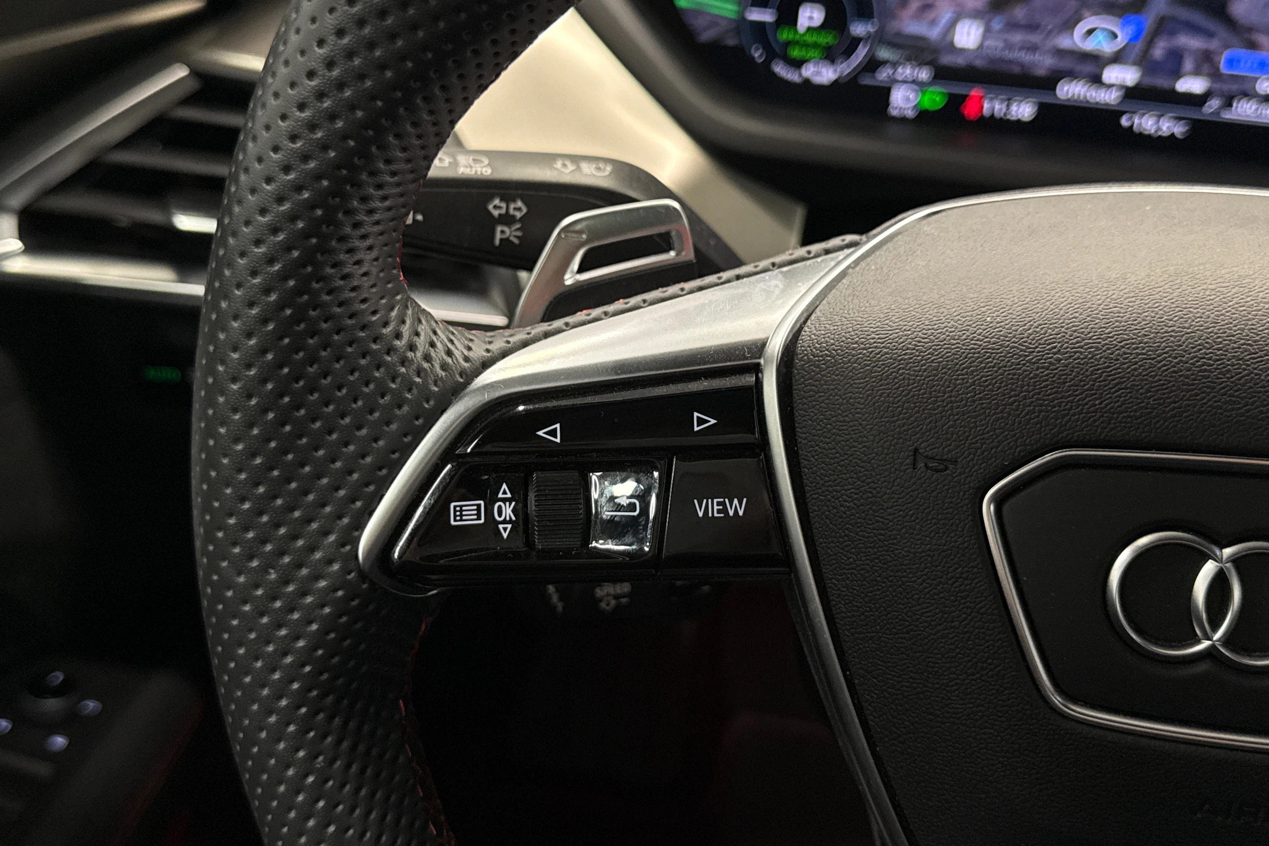 musta Audi RS e-tron 2022 kuva 11.