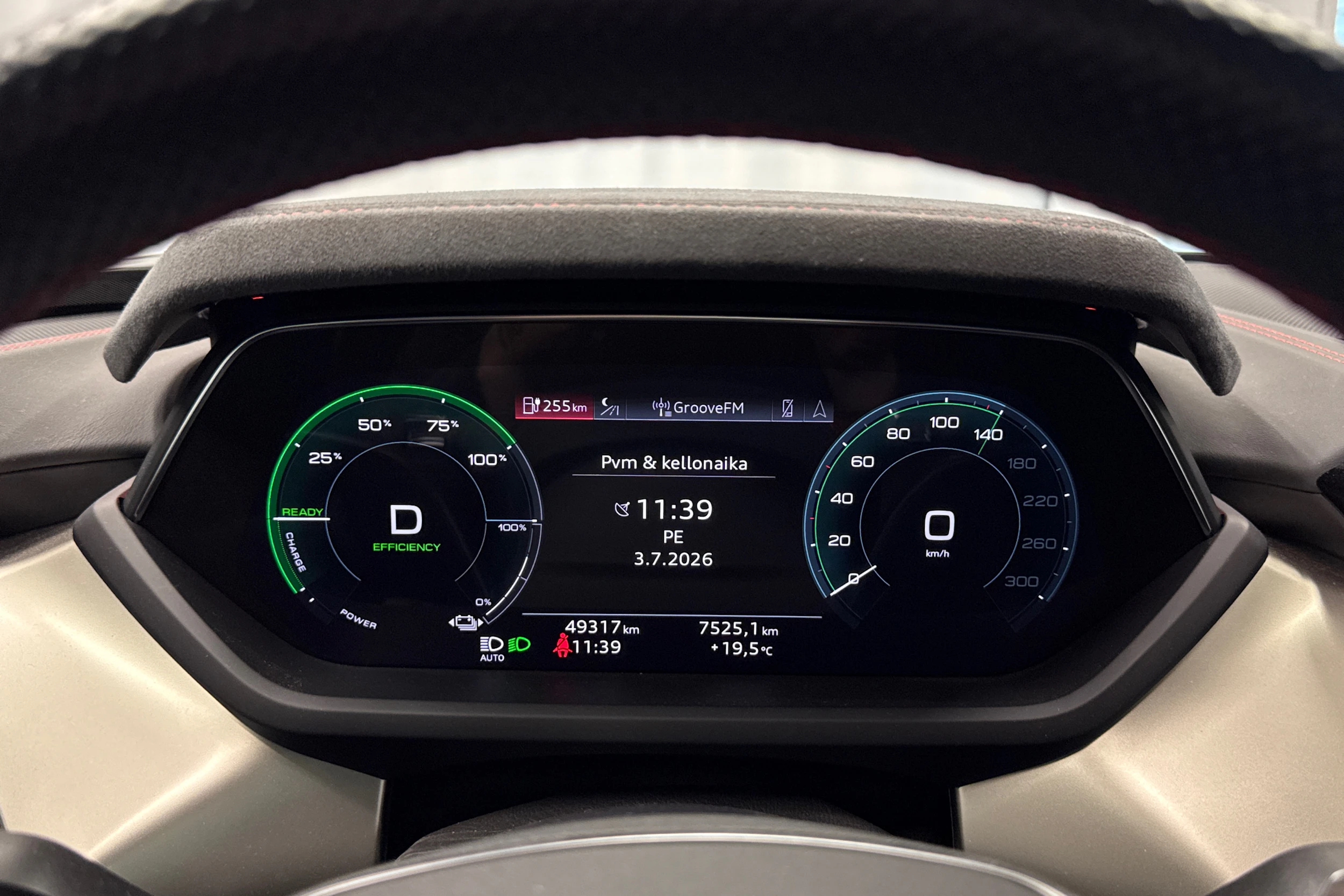 musta Audi RS e-tron 2022 kuva 14.