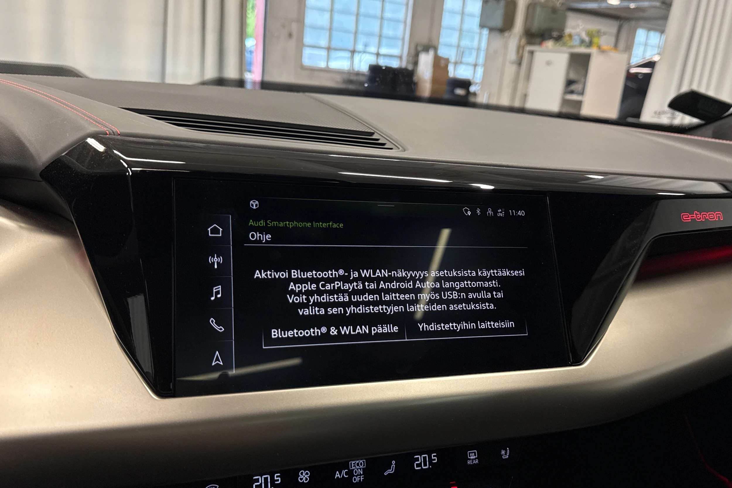 musta Audi RS e-tron 2022 kuva 18.