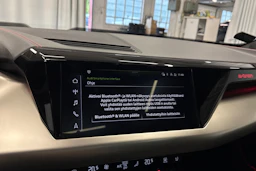 musta Audi RS e-tron 2022 kuva 18.