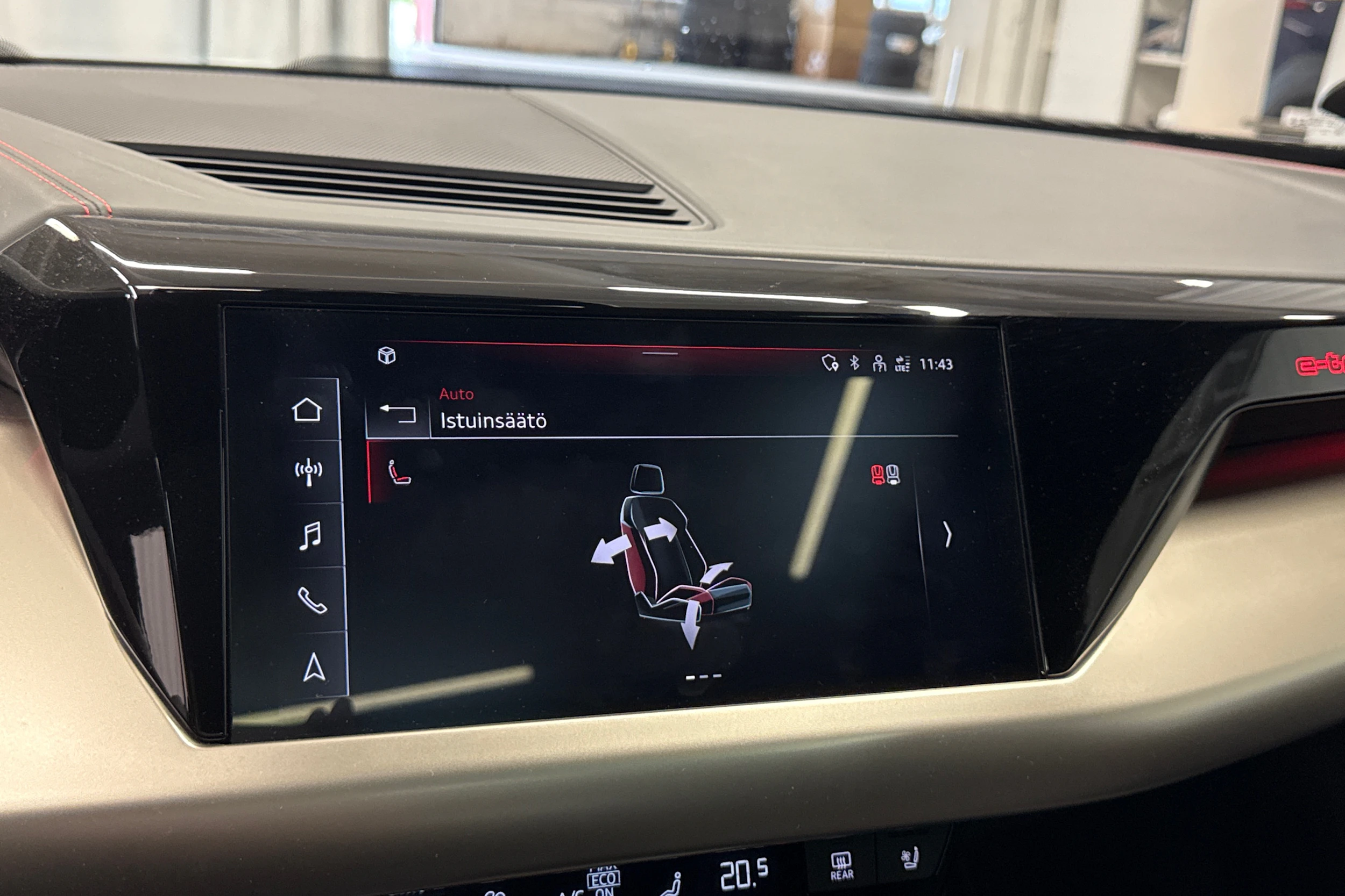 musta Audi RS e-tron 2022 kuva 27.