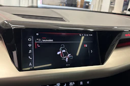 musta Audi RS e-tron 2022 kuva 27.