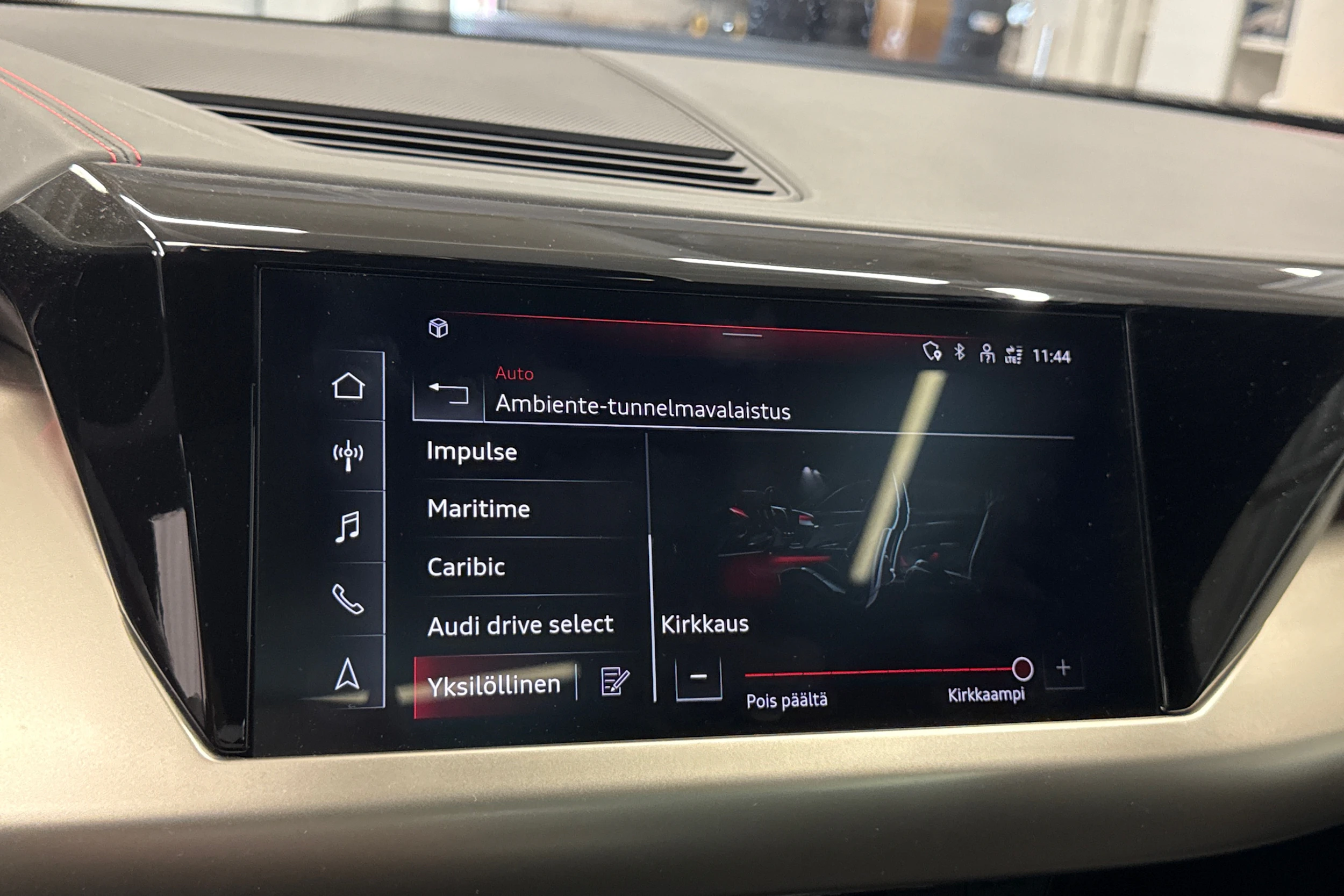 musta Audi RS e-tron 2022 kuva 30.