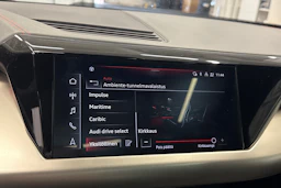musta Audi RS e-tron 2022 kuva 30.