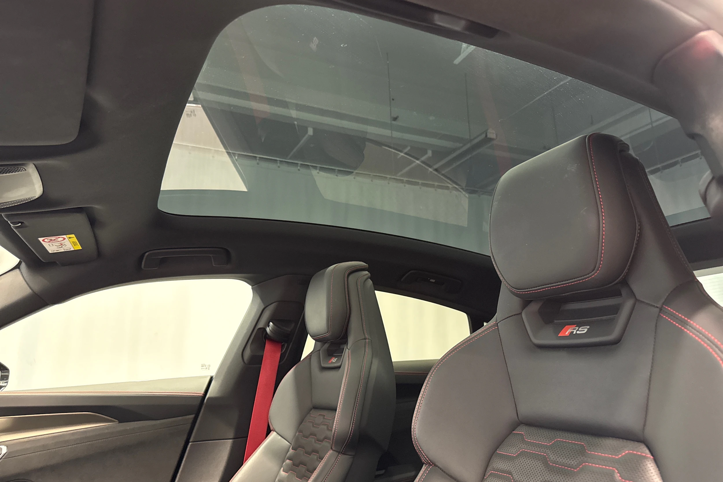 musta Audi RS e-tron 2022 kuva 37.