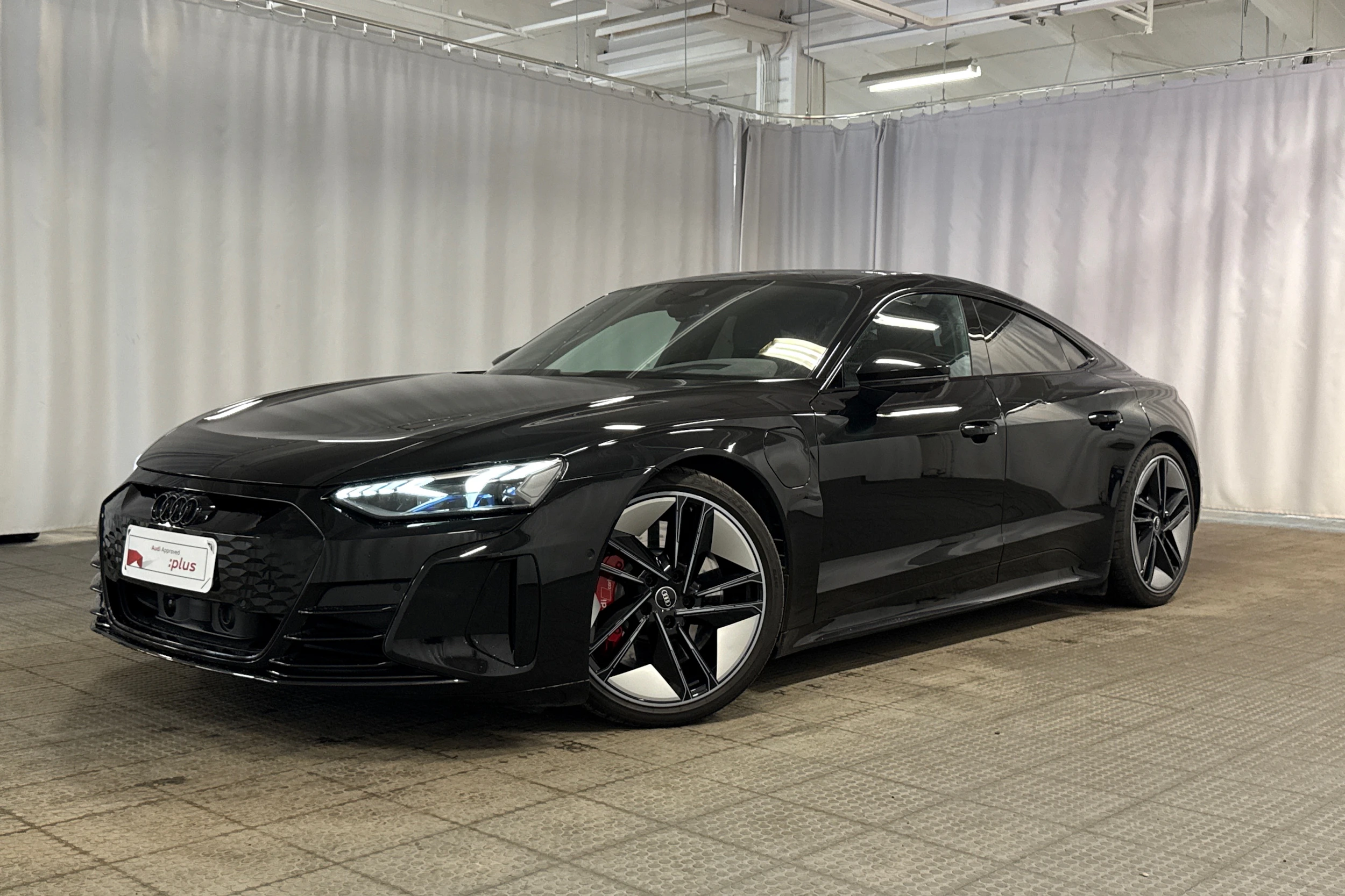 musta Audi RS e-tron 2022 kuva 40.