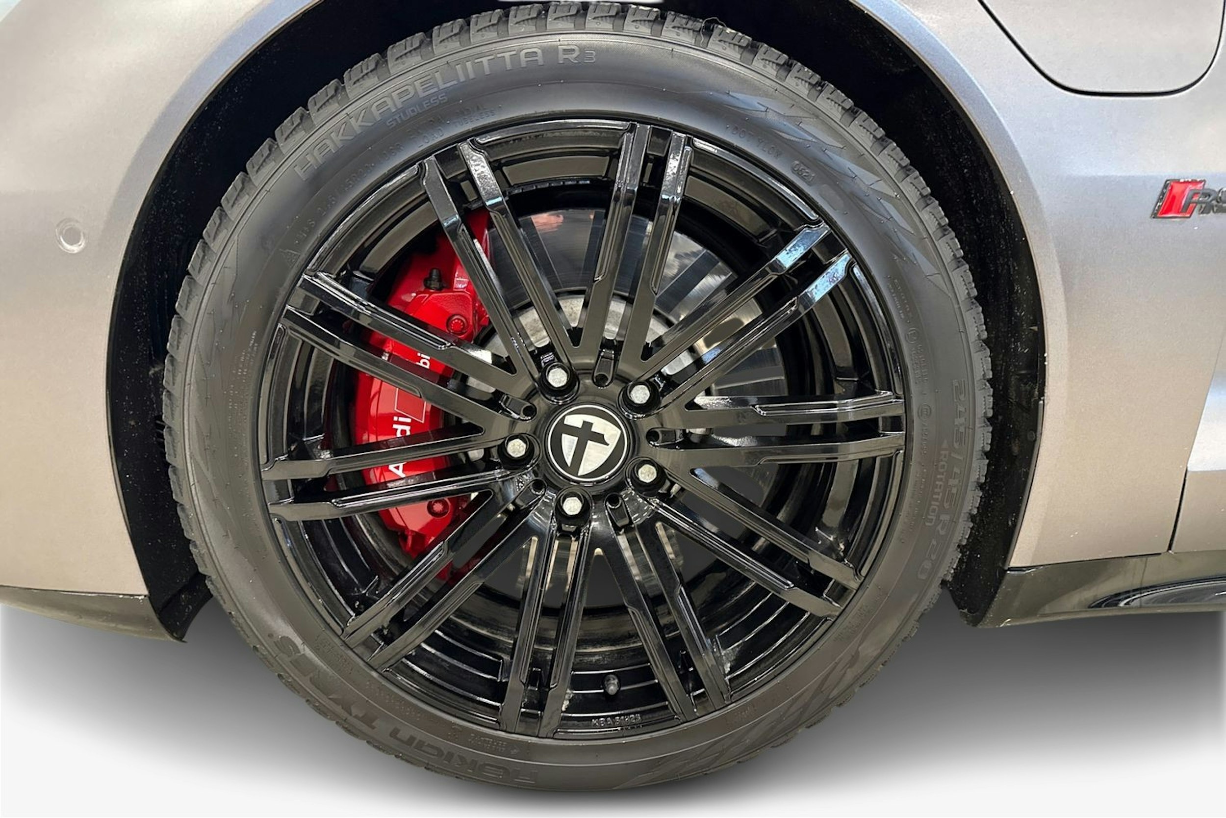 valkoinen Audi RS e-tron GT 2022 kuva 11.