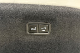 valkoinen Audi RS e-tron GT 2022 kuva 15.