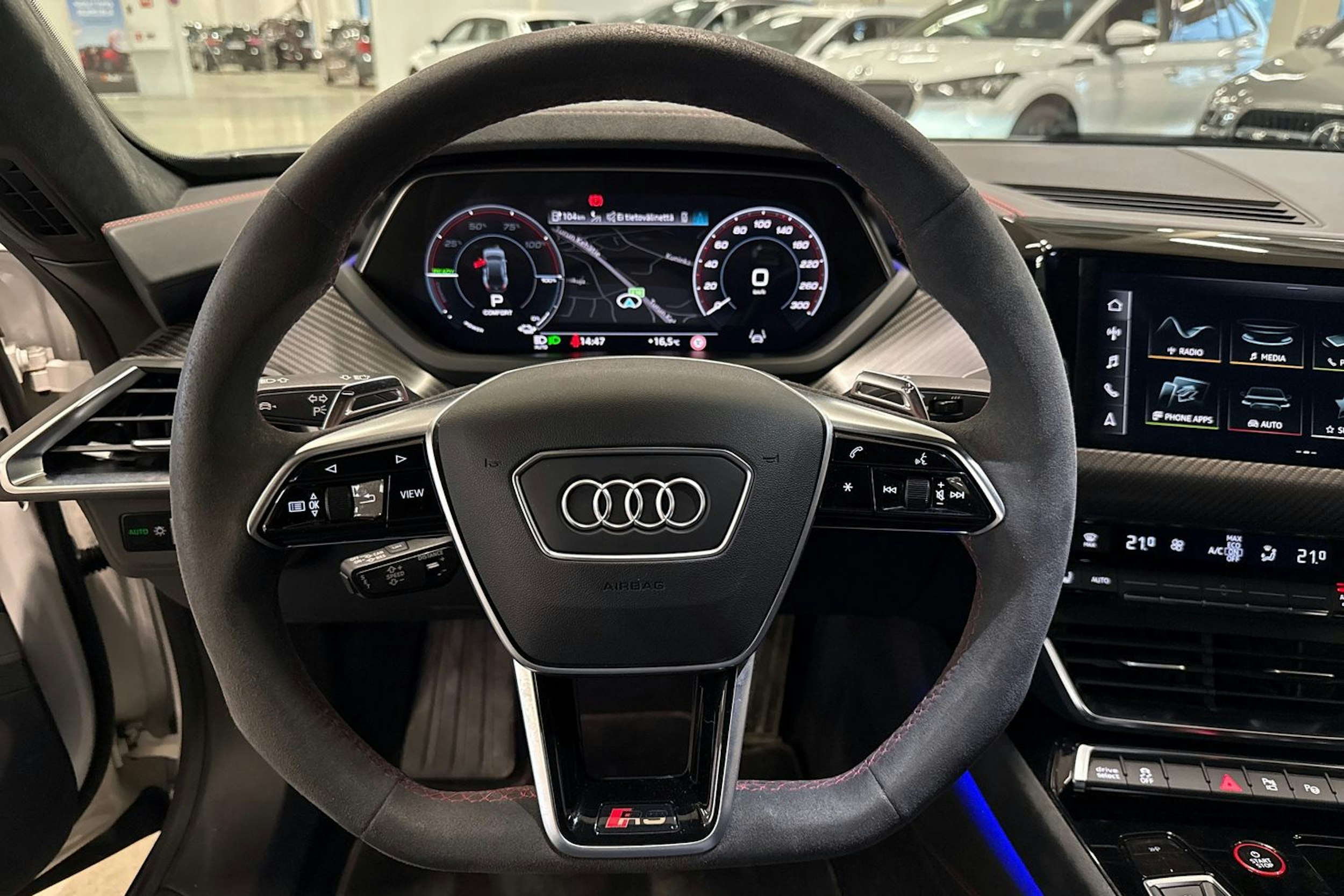 valkoinen Audi RS e-tron GT 2022 kuva 20.