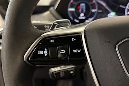 valkoinen Audi RS e-tron GT 2022 kuva 21.