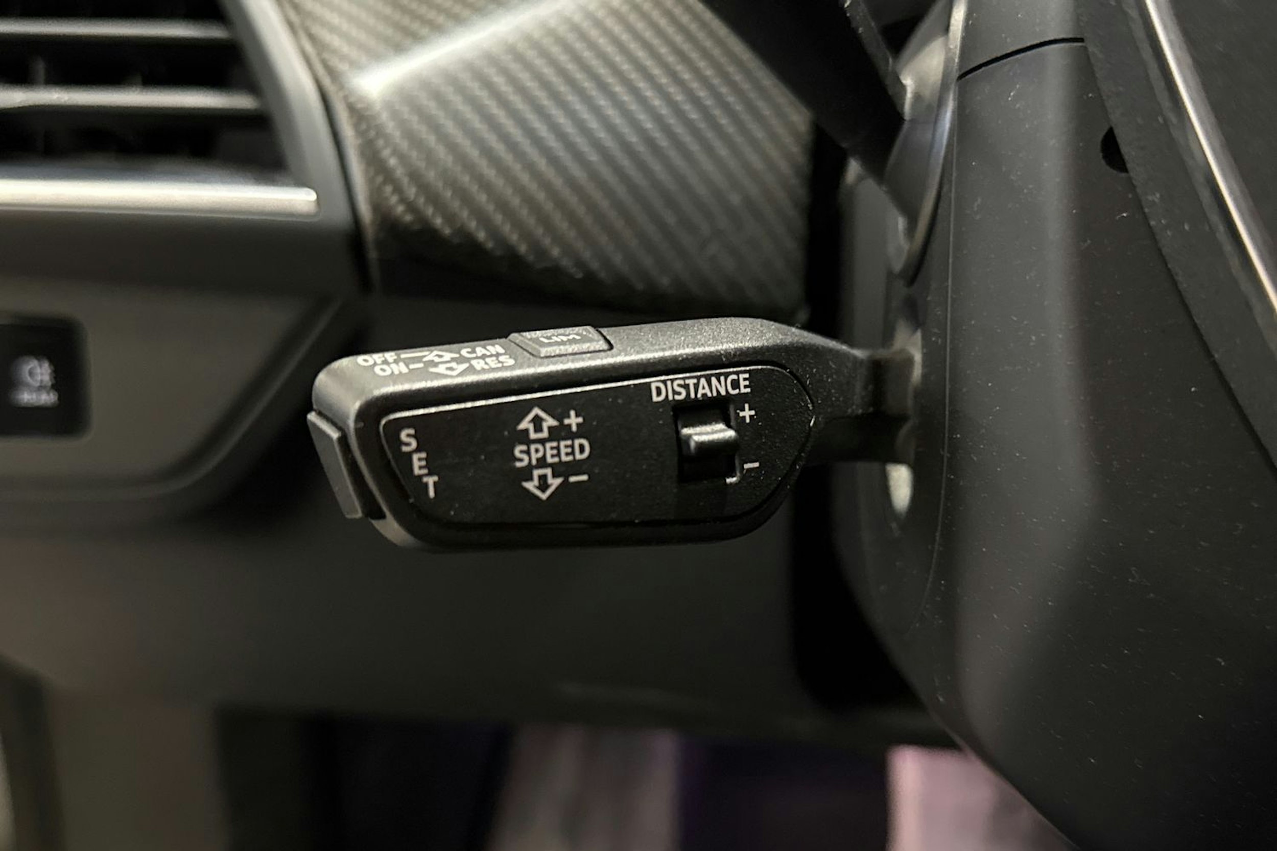 valkoinen Audi RS e-tron GT 2022 kuva 23.