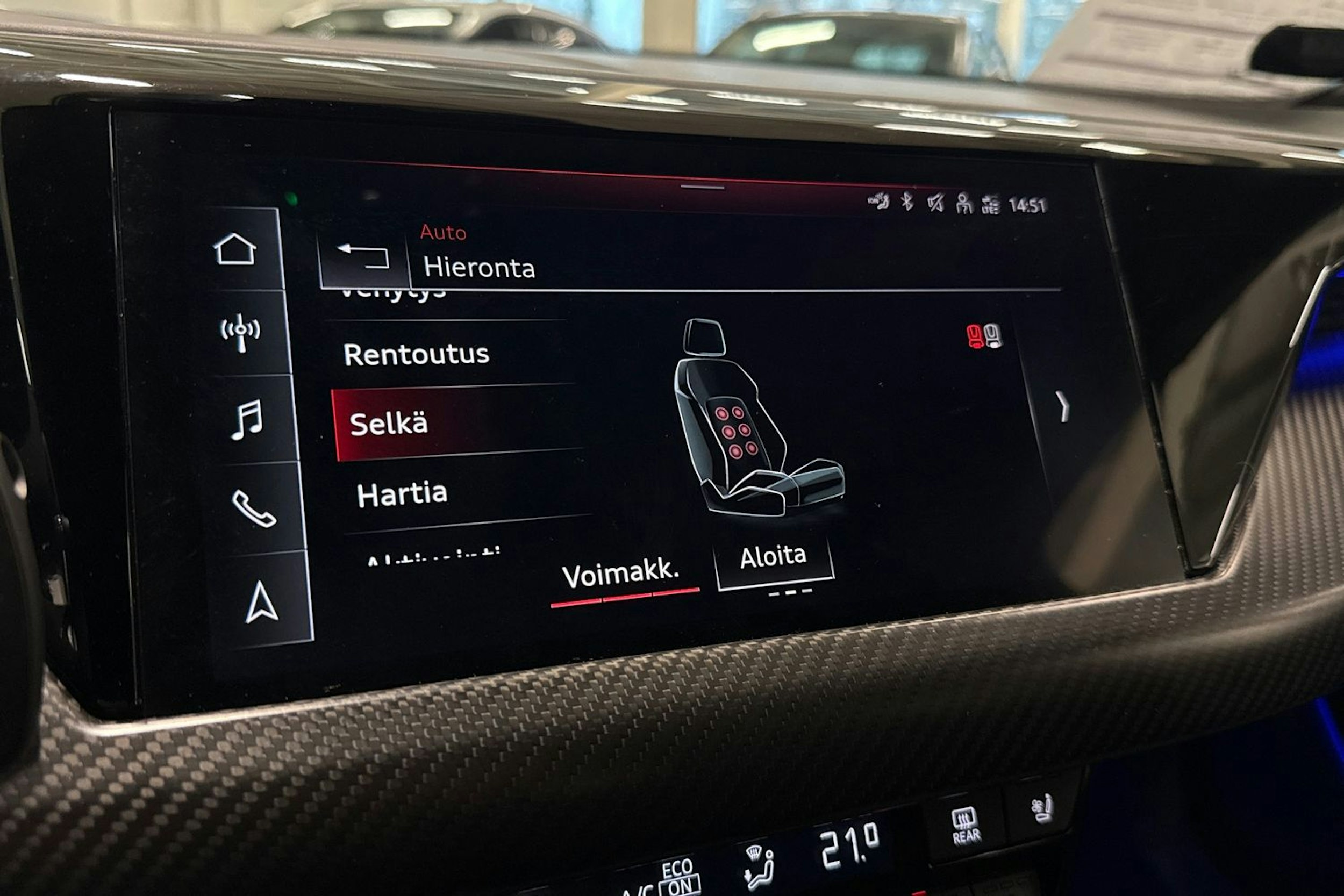 valkoinen Audi RS e-tron GT 2022 kuva 27.