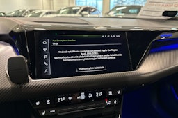 valkoinen Audi RS e-tron GT 2022 kuva 28.