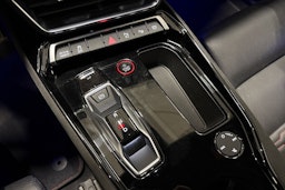 valkoinen Audi RS e-tron GT 2022 kuva 30.