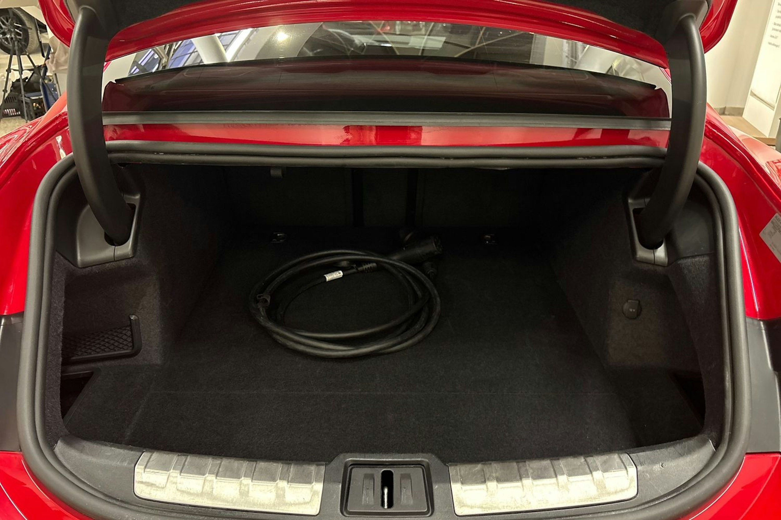 punainen Audi RS e-tron GT 2022 kuva 14.