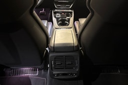 punainen Audi RS e-tron GT 2022 kuva 16.