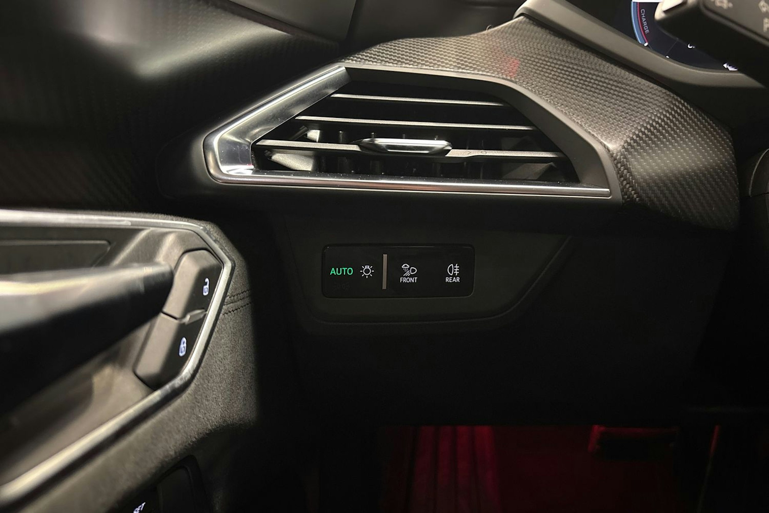 punainen Audi RS e-tron GT 2022 kuva 19.