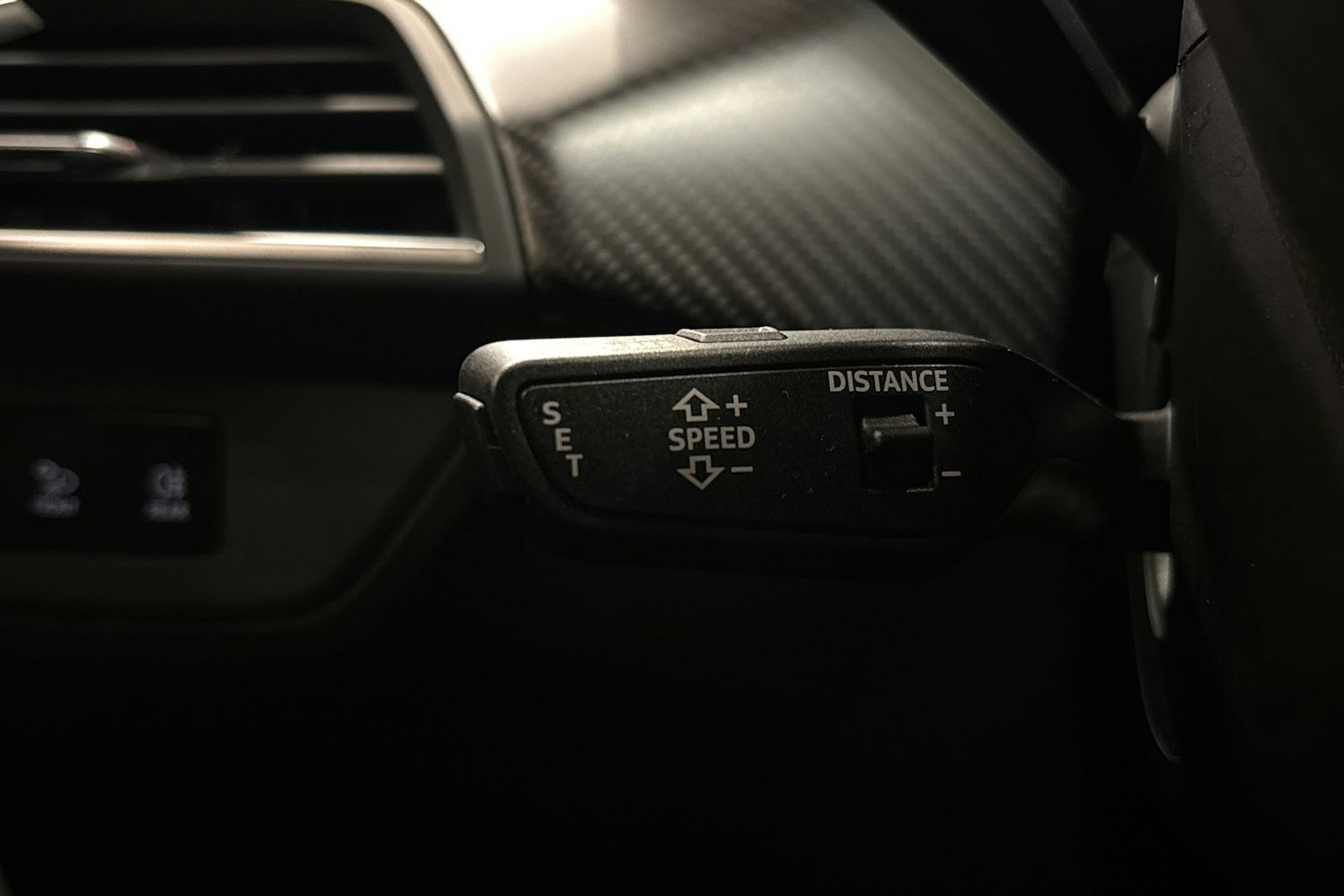 punainen Audi RS e-tron GT 2022 kuva 22.