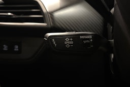 punainen Audi RS e-tron GT 2022 kuva 22.