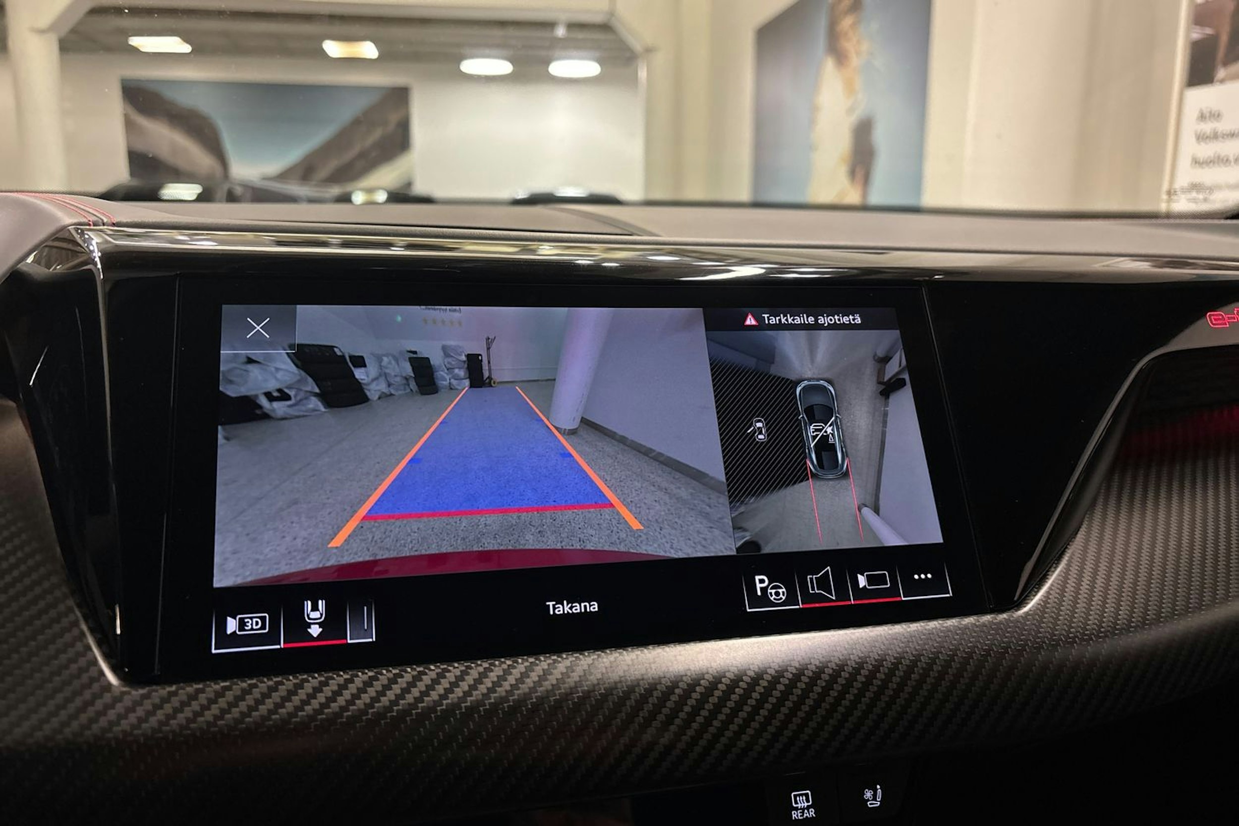 punainen Audi RS e-tron GT 2022 kuva 23.