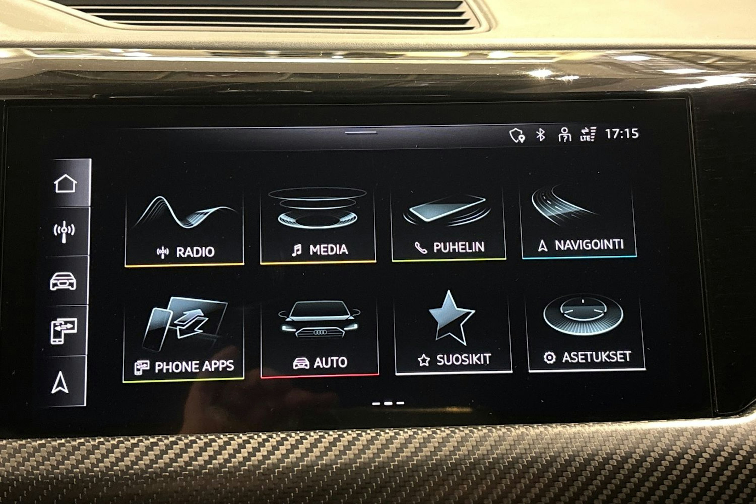 punainen Audi RS e-tron GT 2022 kuva 25.