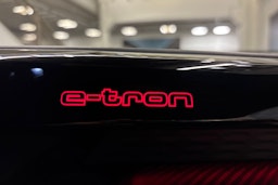 punainen Audi RS e-tron GT 2022 kuva 31.