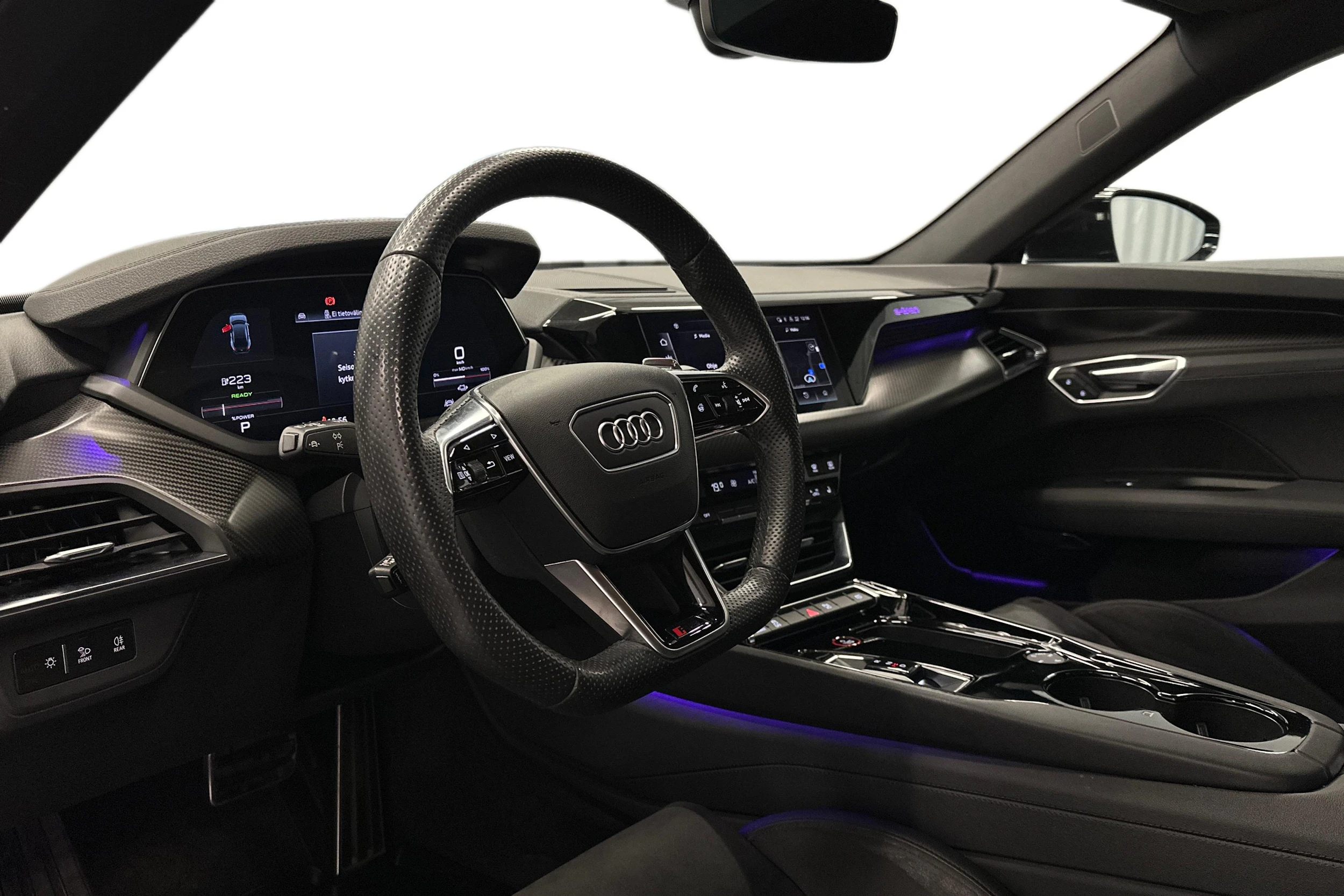 musta Audi RS e-tron GT 2022 kuva 6.
